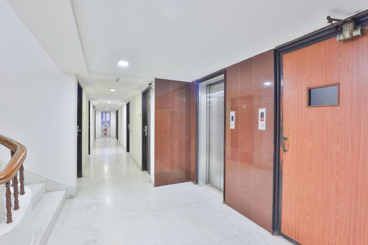 Oyo 2351 Hotel Golden Plaza Ahmedabad Buitenkant foto