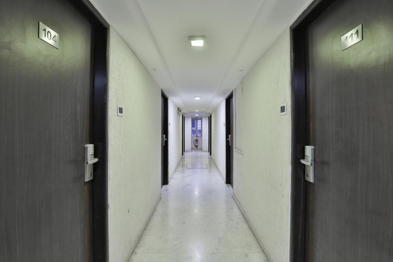 Oyo 2351 Hotel Golden Plaza Ahmedabad Buitenkant foto