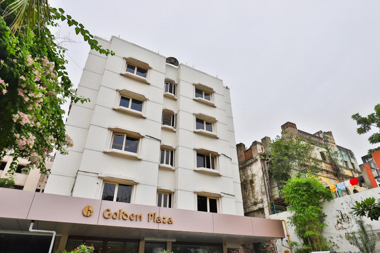 Oyo 2351 Hotel Golden Plaza Ahmedabad Buitenkant foto